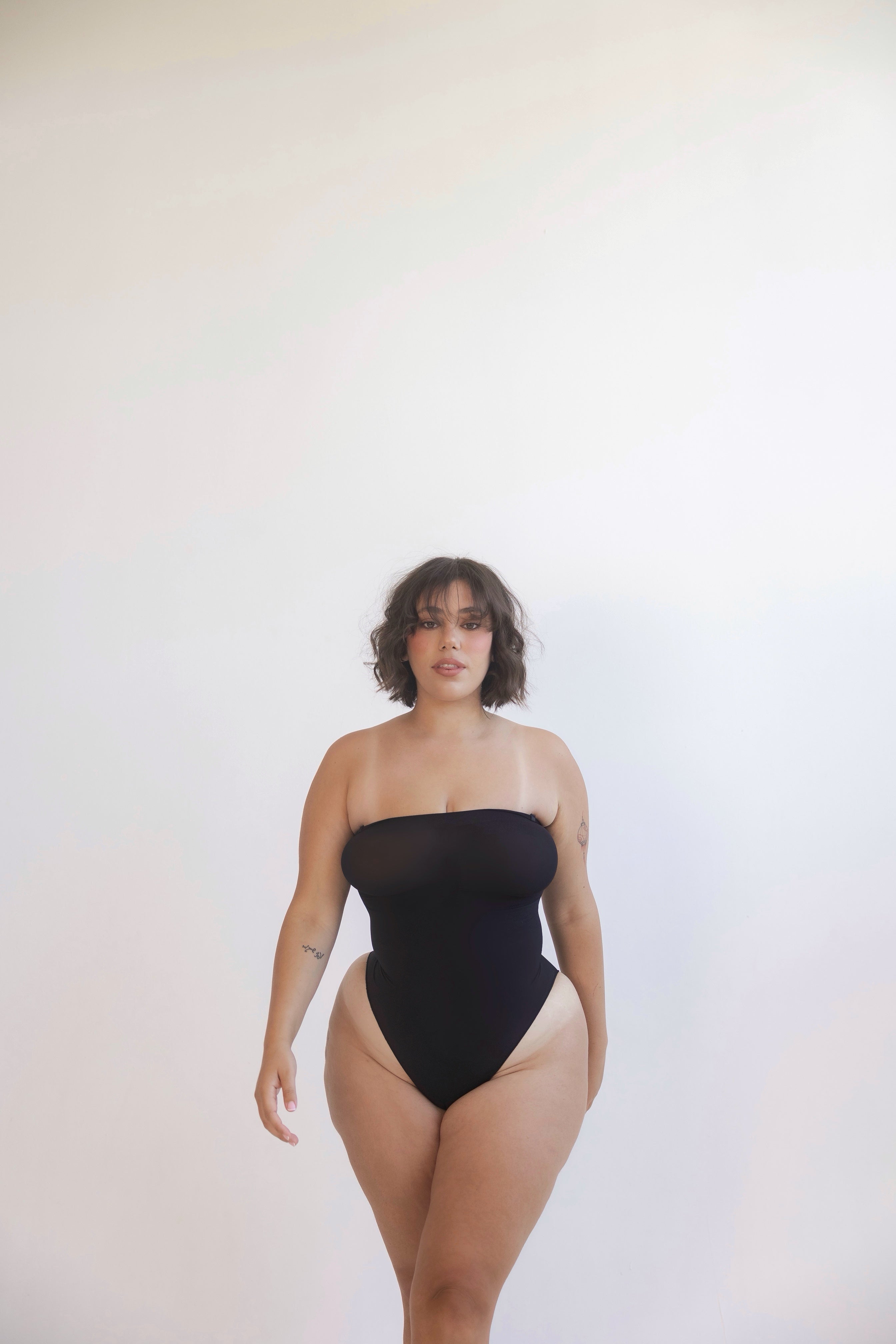 SKINTI SCULPT STRAPLESS BODYSUIT