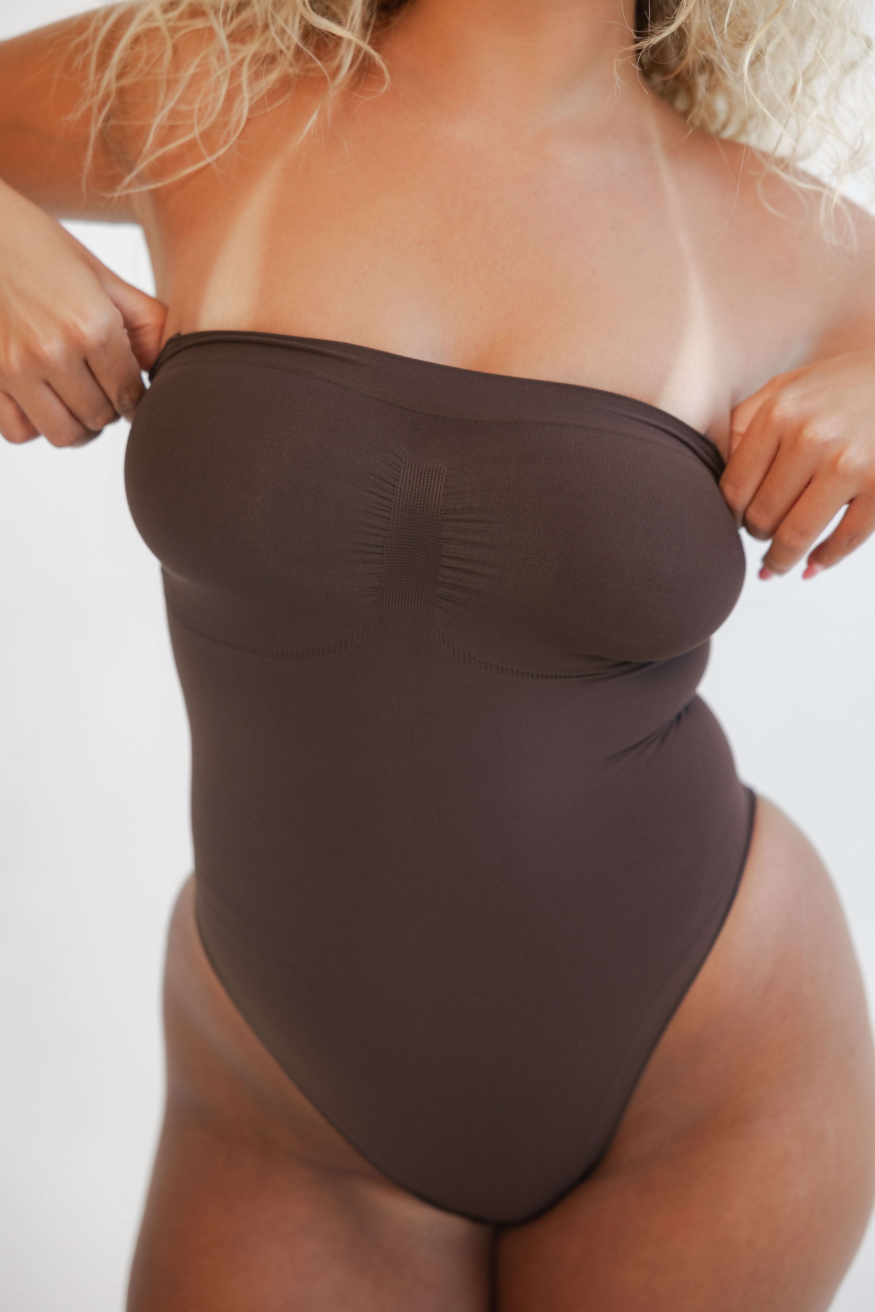 SKINTI SCULPT STRAPLESS BODYSUIT