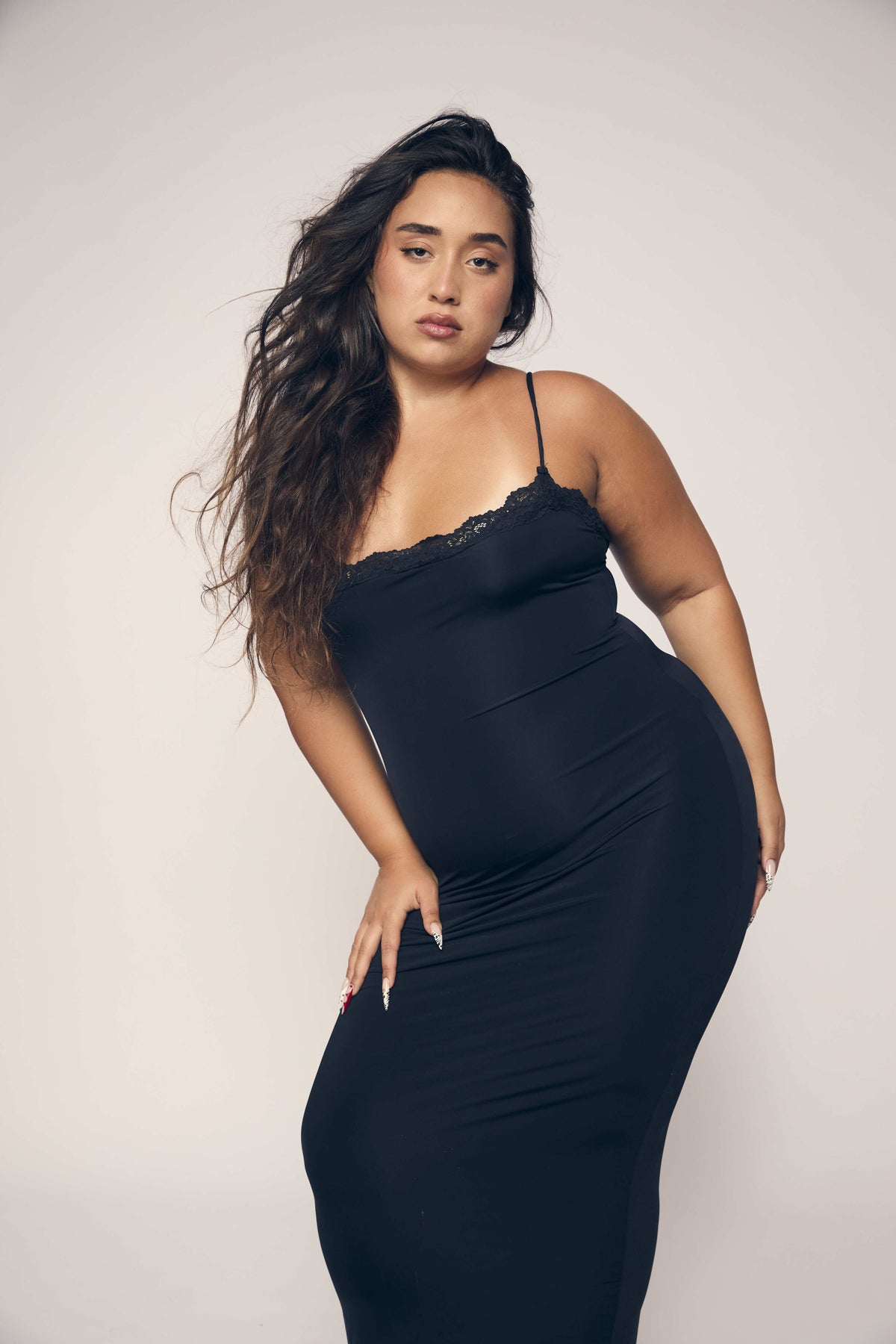 LONG LACE SCULPT DRESS
