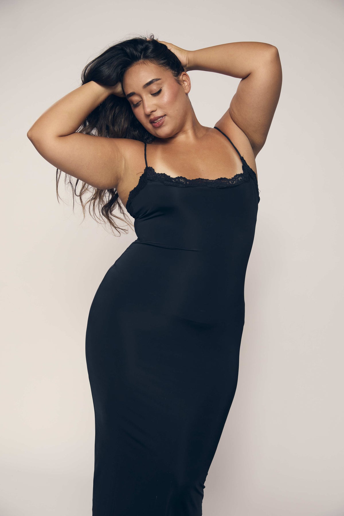 LONG LACE SCULPT DRESS